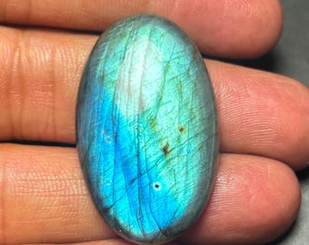 Cabujón de labradorita natural: piedra preciosa iridiscente para joyería n.° 11444