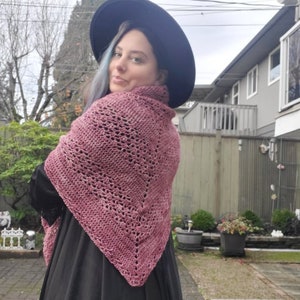 Crochet Pattern Rhiannon Triangle Shawl image 4