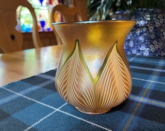 Quezal Antique Art Glass Shade. Signed. Circa 1910-1920. Pulled Feather Design. Iridescent Tulip Shaped Glass Shade. Art Nouveau. Excellent