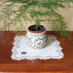 Rare! Vintage linen ivory ecru white doily with delicate lace, handmade in France, 1978. Quality, new condition - rare find, living Decor