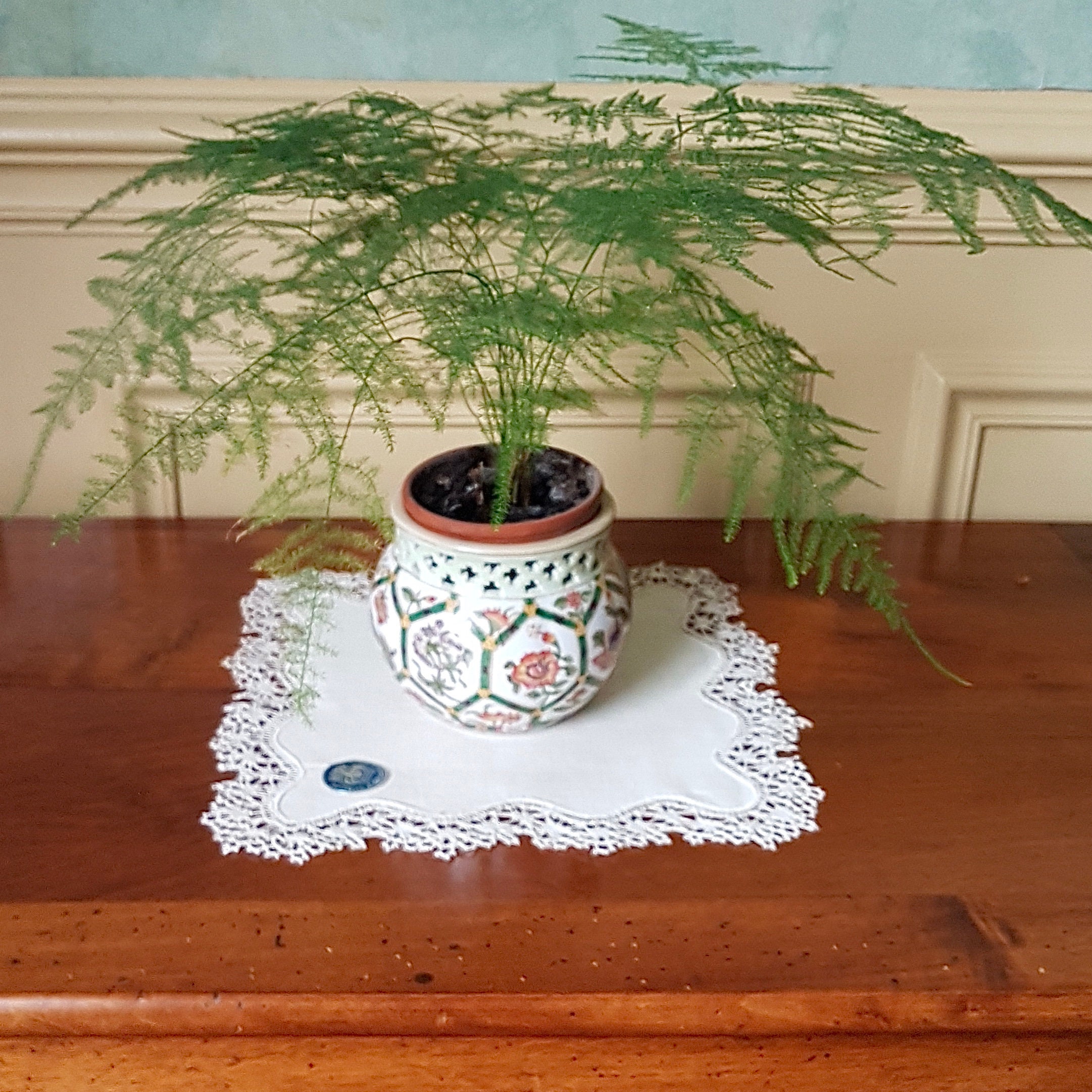 Napperon en Lin et Dentelle Du Puy Vintage Écru Fait Main France. Délicat. Rare Qualité. Production