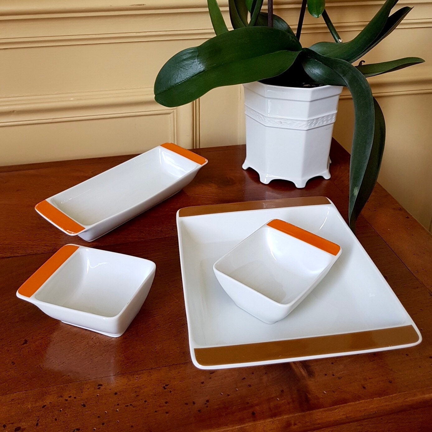 Set Hors d'œuvres Vintage Rétro 1970, Marque Arzberg, Porcelaine Blanche avec Des Bandes Oranges et 