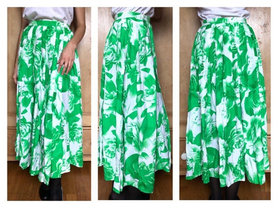 1980s Vintage long pleated skirt with beautiful f… - image 1