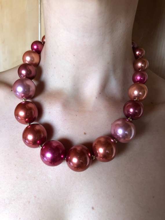 Vintage pink pearl necklace, circa 1980s and in 1… - image 2