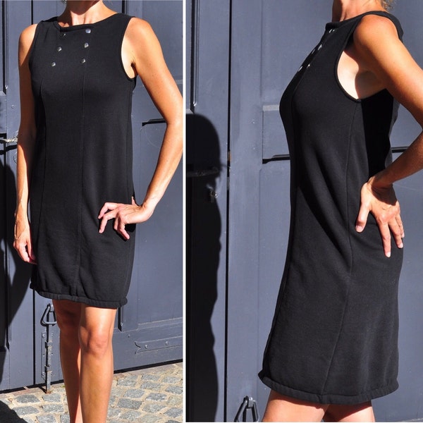 Petite robe noire vintage minimaliste Petit Bateau, fait en France, coton de qualité, robe courte, sport, chic, comfortable