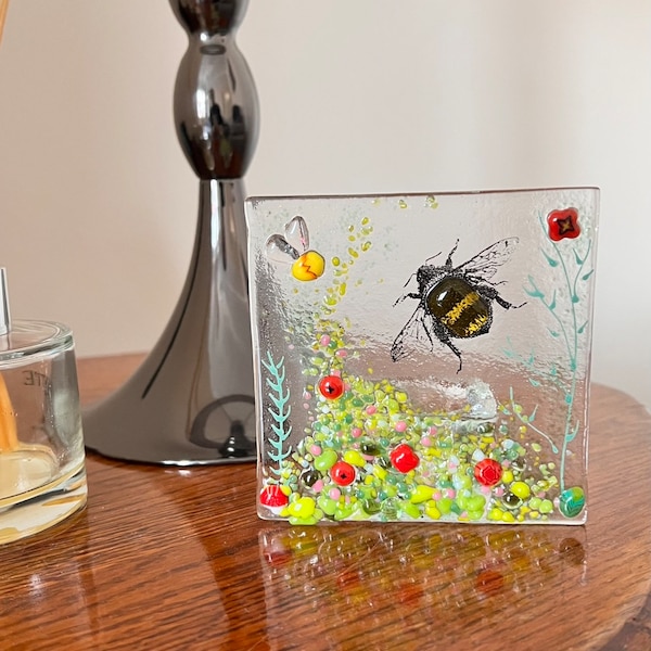 Bumble bee tea light candle holder with red  murrine glass flowers,