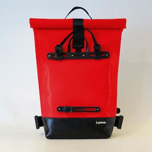 Upcycled Pannier Backpack made of tarpaulin red