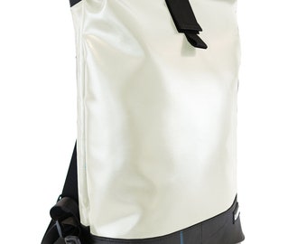 Upcycling Rollrucksack aus LKW-Plane Weiß in Größen