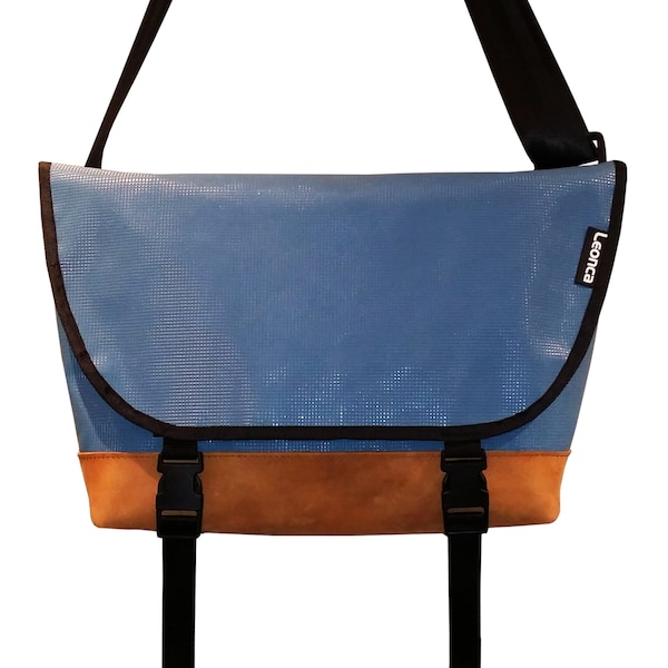 Messenger Bag aus Turnmatte mit Lederboden