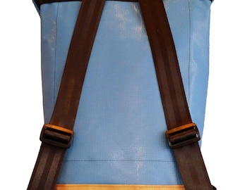 Upcycling Rucksack aus Turnmatte Leder in Größen Österreich - Main Image