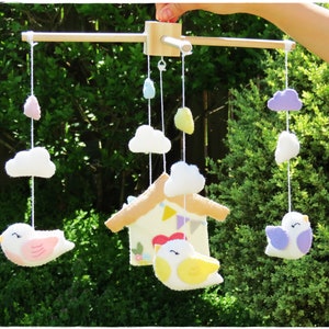 Baby mobile, birds crib mobile , baby girl room decoration, baby nursery mobile, felt bird house, felt birds, felt mobile, nursery decor