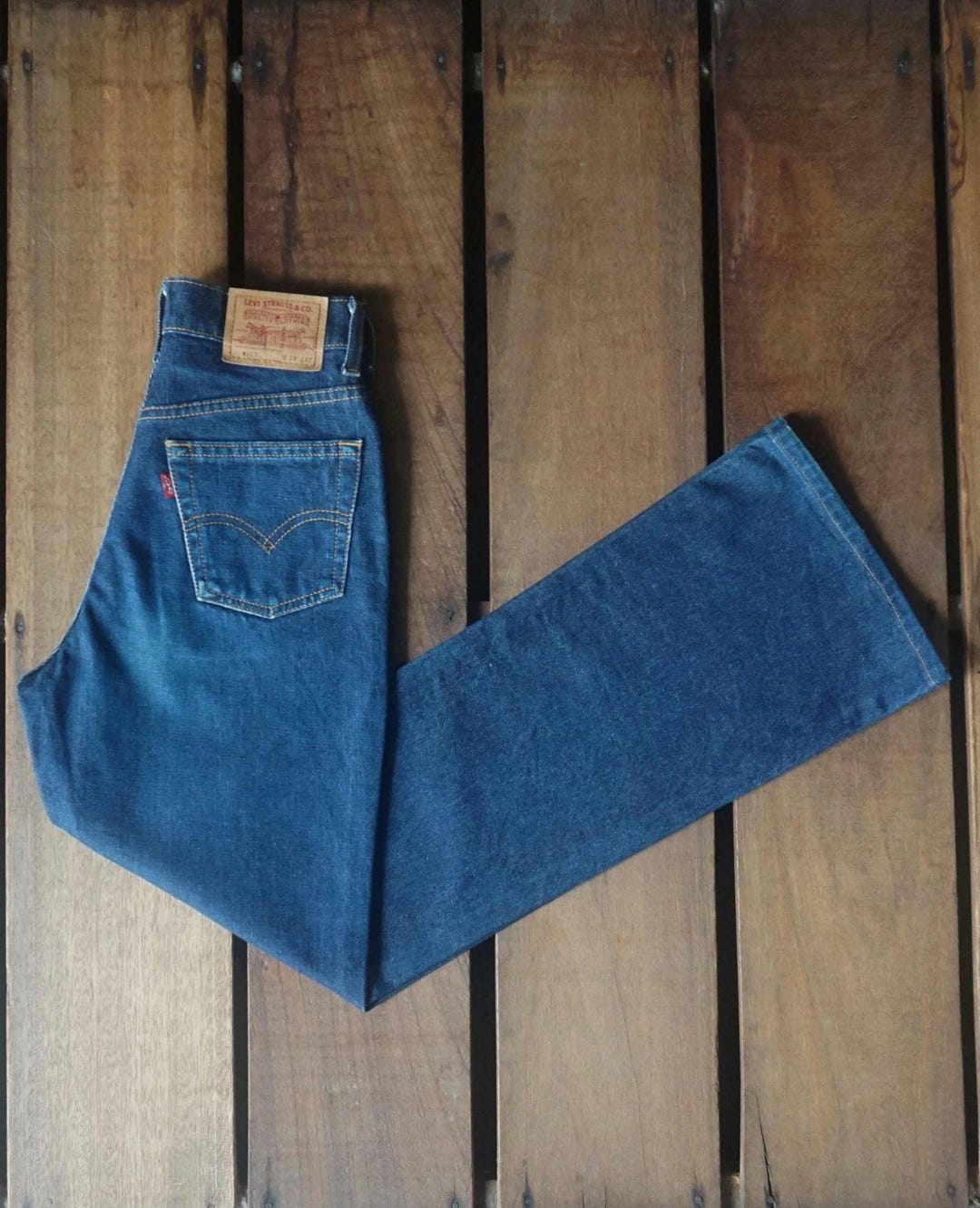 90s Vintage Levi's 517 Jeans: Dark Blue Boot Cut, High Waist (W23