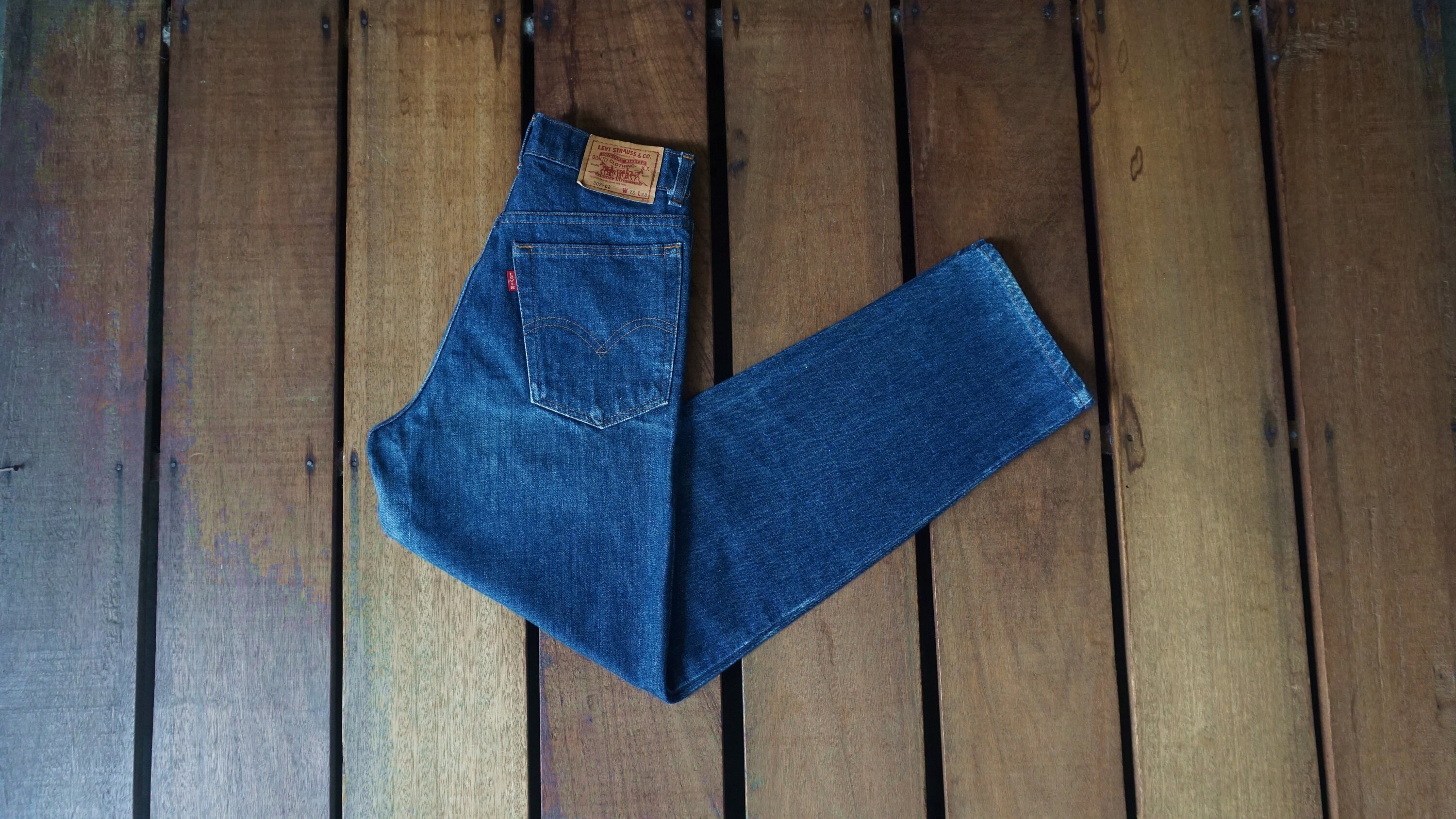 Levis 302 top