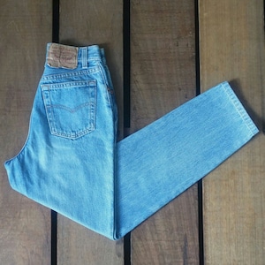 90&#39;s Levi Strauss & Co 501 Fit Medium Blue Tapered Leg Denim W22 Vintage Levis 17501-0115 High Waist Mom Jeans Button Fly Made In USA SIze 3