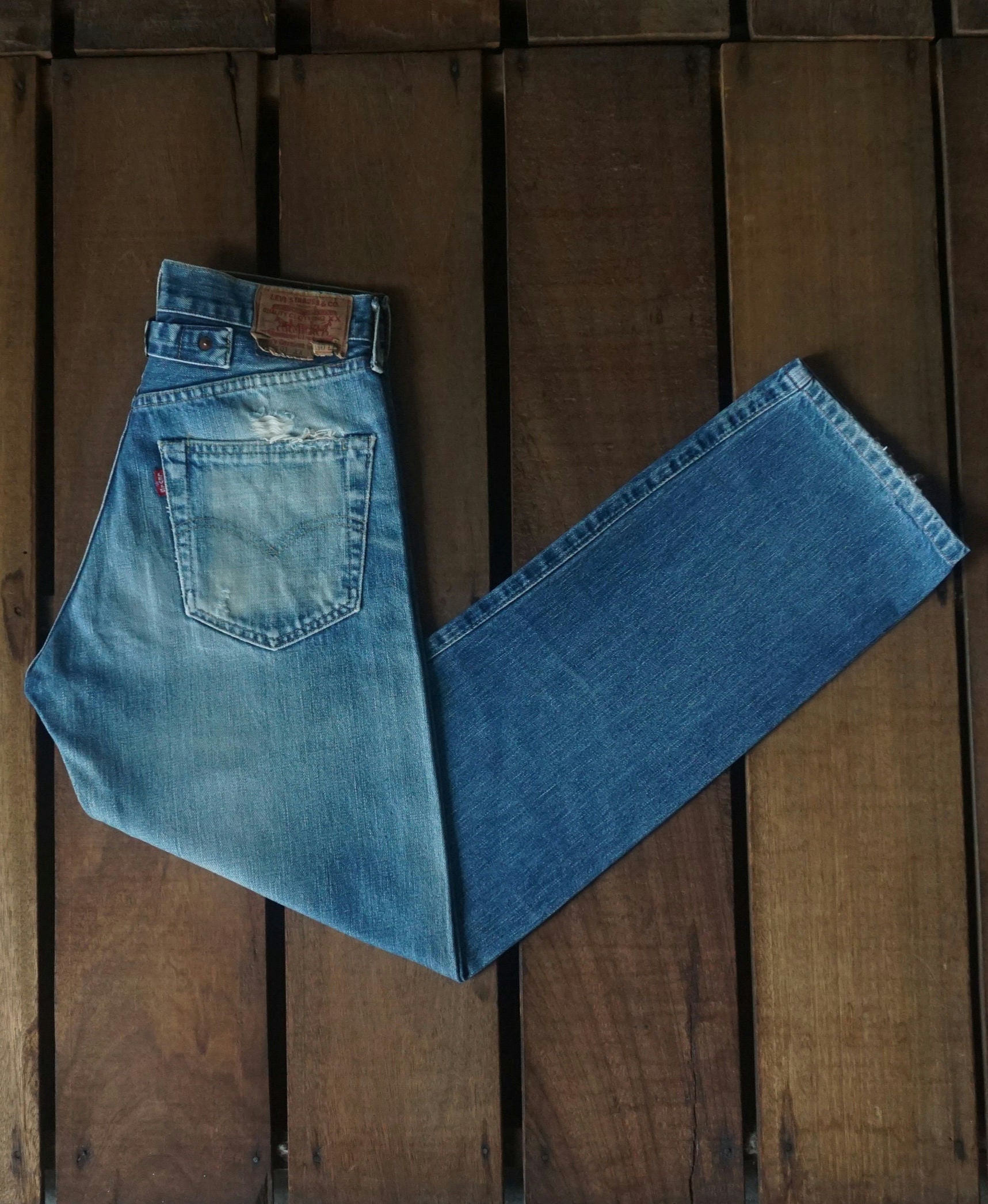 ヴィンテージLevi's 701 XX big E 90s w30/L33 90's Distress Levi Strauss 701-XX Buckle Back Big E Selvedge
