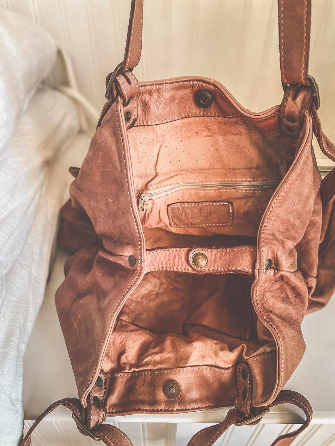 Insulated S For Horses Cashel Company Distressed Leather Cantle Bag |  Western With Zippered Pocket For Equestrian Gear Saddle Bag