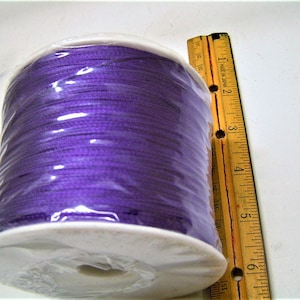 Laine pour chaîne Beautiful Vibrant de couleur pourpre sur des bobines de 1,25 livre (environ 1600 yds)