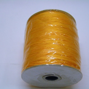 Laine pour chaîne Goldenrod Coloured Beautiful Vibrant sur des bobines de 1,25 livre (environ 1 600 m)