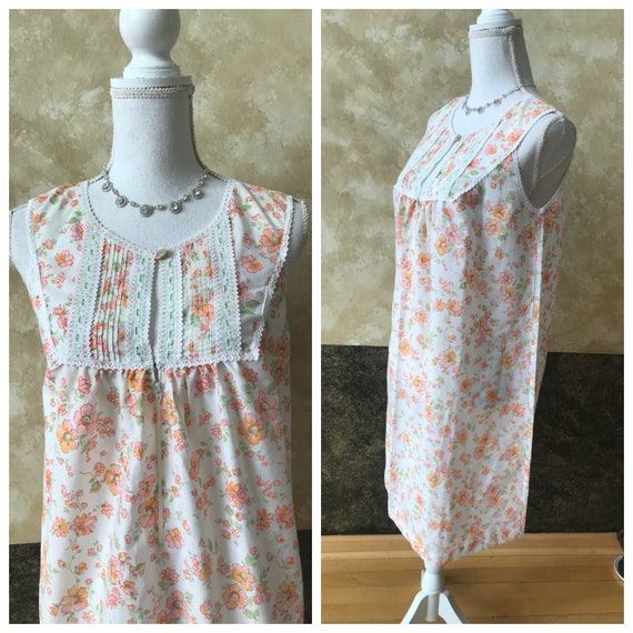 Vintage White with Pink and Orange Flowers and Gr… - image 6