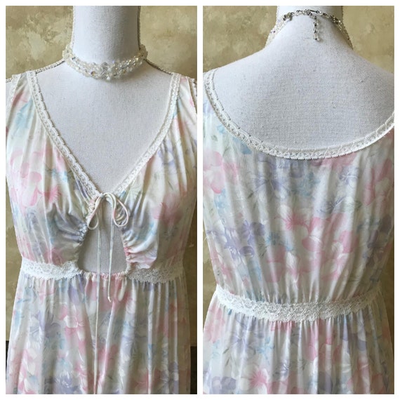 Amazing Vintage Floral Miss Elaine Long Nightgown