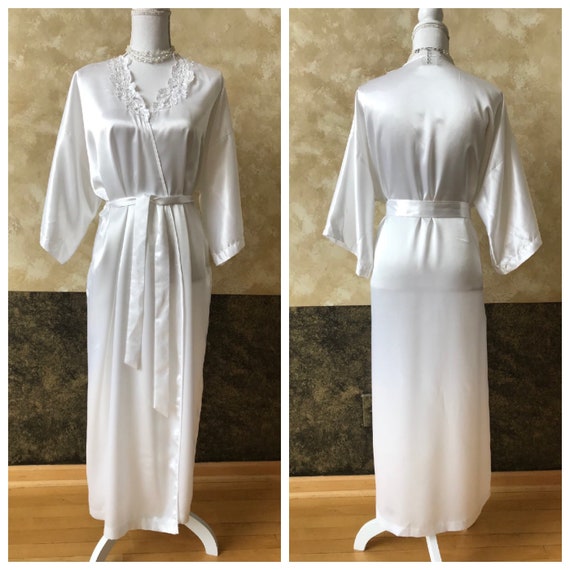 Gorgeous Vintage White Robe by California Dynasty