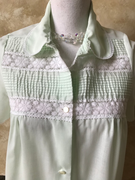 Vintage Light Minty Green with Delicate Lace Acce… - image 8