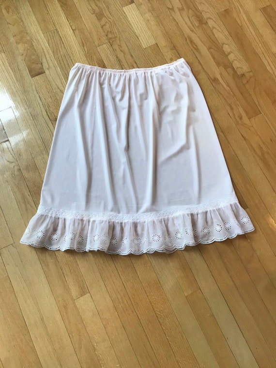 Darling Vintage 1930s / 1940s Light Pink / Pale Pi