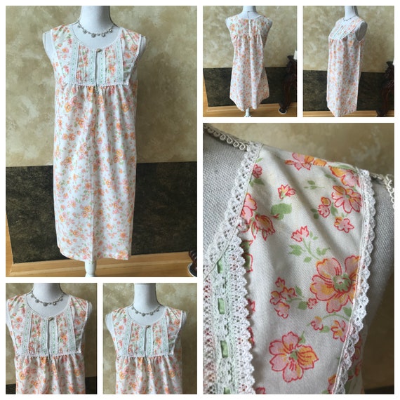 Vintage White with Pink and Orange Flowers and Gr… - image 5