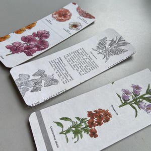 Vintage book page bookmark, readers digest vintage bookmark gift, plant handmade bookmarks, set of bookmarks, teacher gift, recycled gift