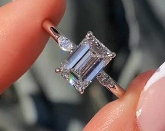 Three Stone 3 CT Emerald Cut Moissanite Diamond Ring Emerald Trilogy Engagement Ring 14K Gold Wedding Ring Past Present Future Promise Ring