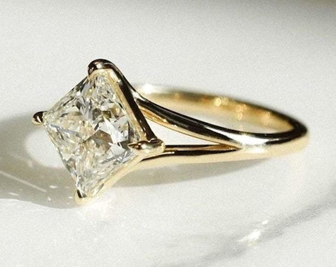 East West 3 CT Princess Cut Moissanite Diamond Ring Princess Split Shank Engagement Ring 14K Gold Wedding Ring Promise Ring For Women