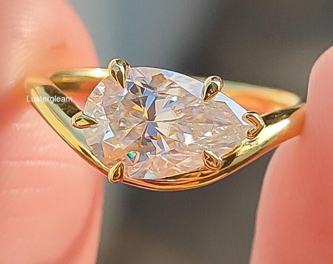 East West 2.5 CT Pear Cut Moissanite Diamond Engagement Ring Teardrop Ring 14K Gold Wedding Ring For Women Anniversary Ring Proposal Ring