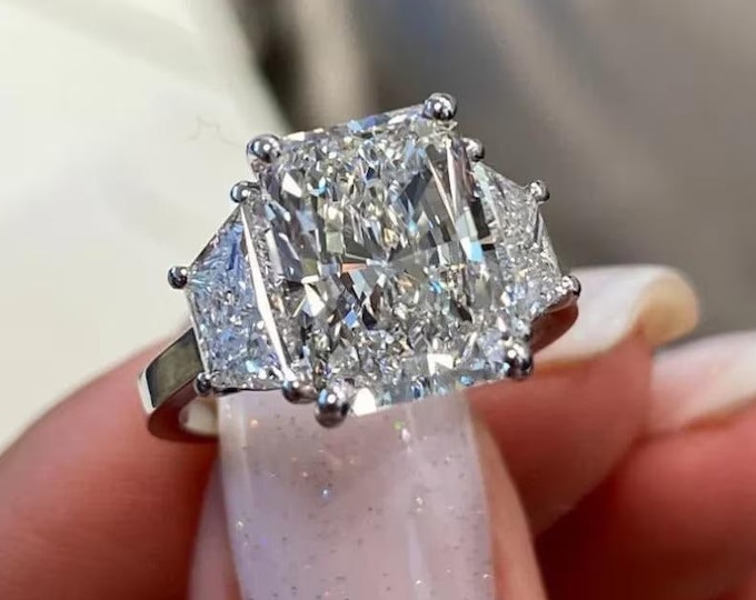 Three Stone 5 CT Radiant Cut Moissanite Diamond Wedding Ring Radiant Diamond Engagement Ring 14K Gold Trilogy Ring Anniversary Gifts For Her