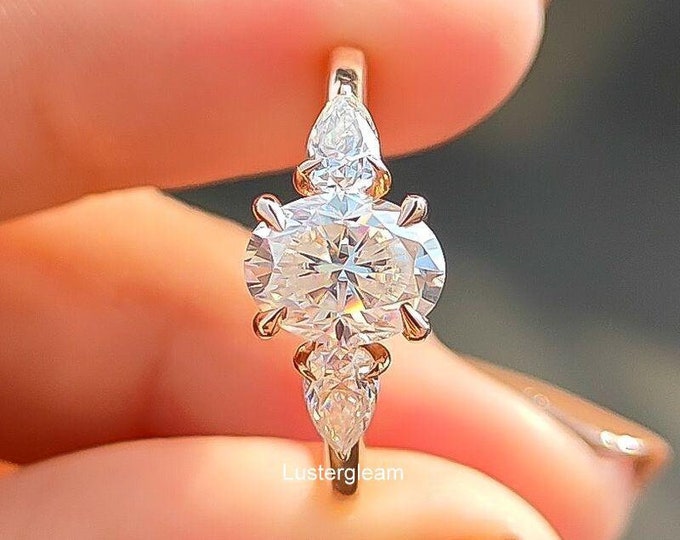 Three Stone 1.5 CT Oval Cut Moissanite Diamond Ring Oval Diamond Engagement Ring 14K Gold Wedding Ring Anniversary Ring Trilogy Ring