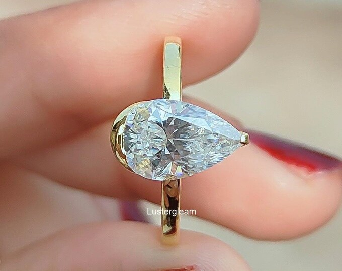 2.5 CT Pear Cut Moissanite Diamond Ring Pear Diamond Engagement Ring 14K Gold Wedding Ring For Her Anniversary Gifts Teardrop Ring