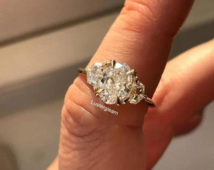 Art Deco 2.50 CT Elongated Oval Cut Moissanite Engagement ring Trilogy Cadillac Cut Side Stones 14k Solid Gold Ring Wedding Ring For Women