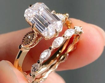 3 CT Emerald Cut Moissanite Diamond Ring Set Emerald Diamond Engagement Rings Wedding Sets 14K Gold Ring Sets Anniversary Rings Promise Ring