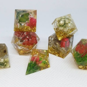 Yuletide Forest Dice. 7 Dice Set. DnD. Dungeons & Dragons. Polyhedral. RPG. Flower. Woods. Forest. Handmade, Game, Fantasy, Resin, Xmas