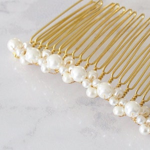 Bridal Hair Comb Pearl Wedding Comb Minimal Pearl Wedding Hairpiece Gold Bridal Headpiece Pearl Hair Slide Pearl Headpiece Simple Comb Bride