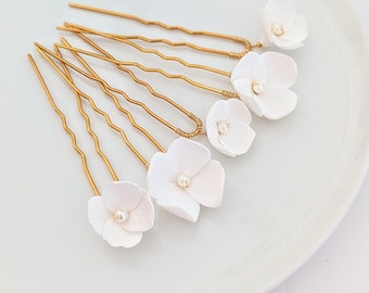 White Flower Hair Pins Bride Dainty Hair Pins for Bride Simple Hair Piece Wedding Hair Slide Bridesmaid Hair Piece Small Hair Accessories