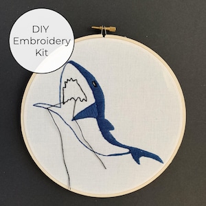 Flossing Shark / Kit de broderie DIY débutant / Idéal pour les adultes et les enfants !