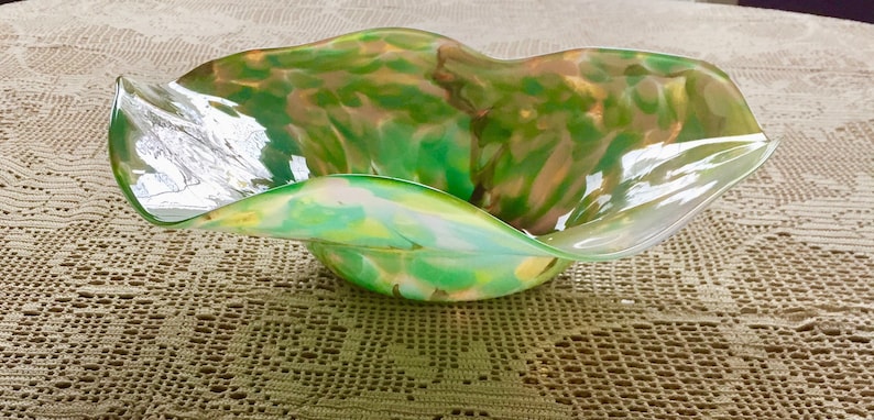 Home Decor Collectible Center Piece Colorful Accent Colorful Display Blown Glass Bowl Decorative Accent Glass Art Display Art