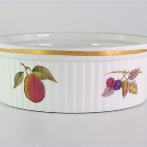 Royal Worcester - Evesham Gold - 7 1/4&quot; souffléschaal (gouden lijn op zijkant)