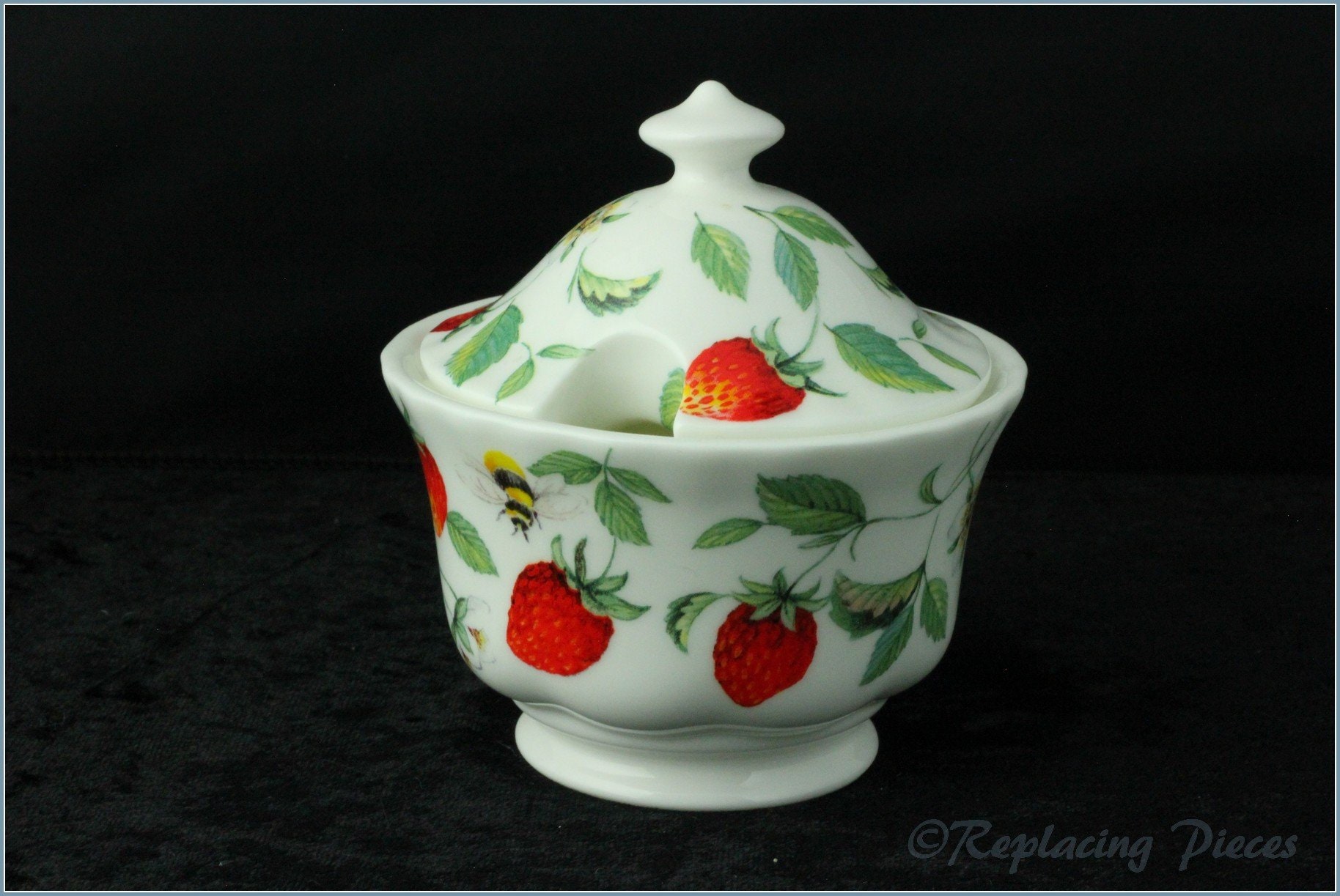 Roy Kirkham Alpine Strawberry Covered Sugar bowl Roy Kirkham Alpine Strawberry Covered Sugar bowl