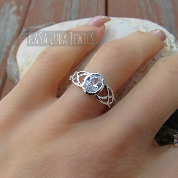 Sterling silver celtic ring - CZ stone - gift for her - annivsary ring - 925 silver - solid silver - gift for her