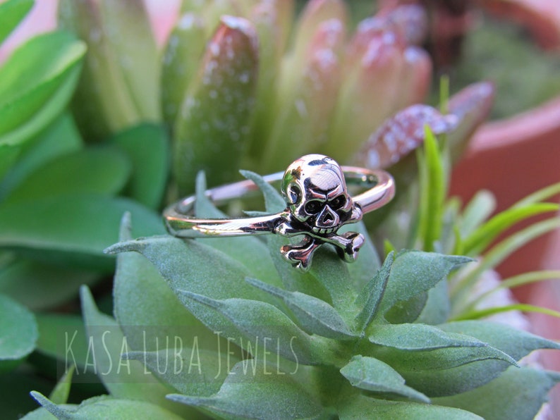 jollyroger ring silver ring Skull Sterling silver ring Silver Crossbone ring