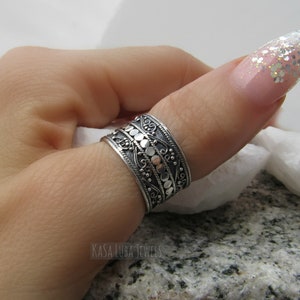 Silver Bali thumb ring - Bohemian silver rings - womens statement ring - bold ring - silver eternity design