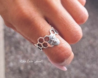 Oxidized Sterling Silver Bee Ring: Honeycomb Jewelry