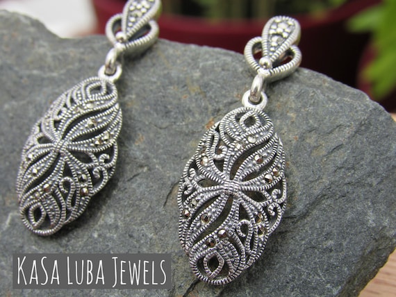 Orecchini Art Nouveau In Argento 925 Con Granato Taglio A Pera E Marcasite, Esse Marcasite