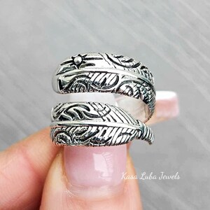 Sterling Silver Feather Ring, womens Leaf Ring, Silver Nature Ring - Wrap around ring, Silver Oxidized Ring, Nature Jewelry, adjustable ring